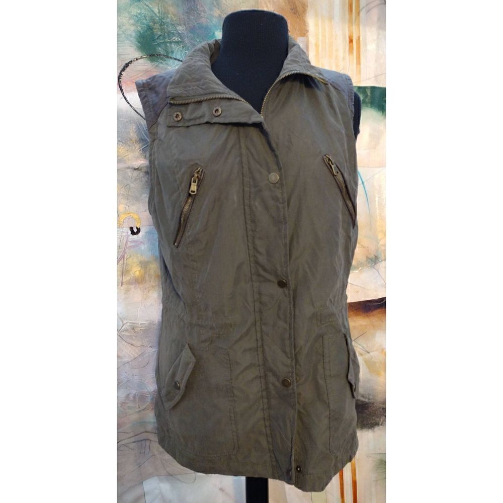 ROYALTY FOR ME Womens Vest SIZE L Sherpa Lined Army Green Polyester Nylon